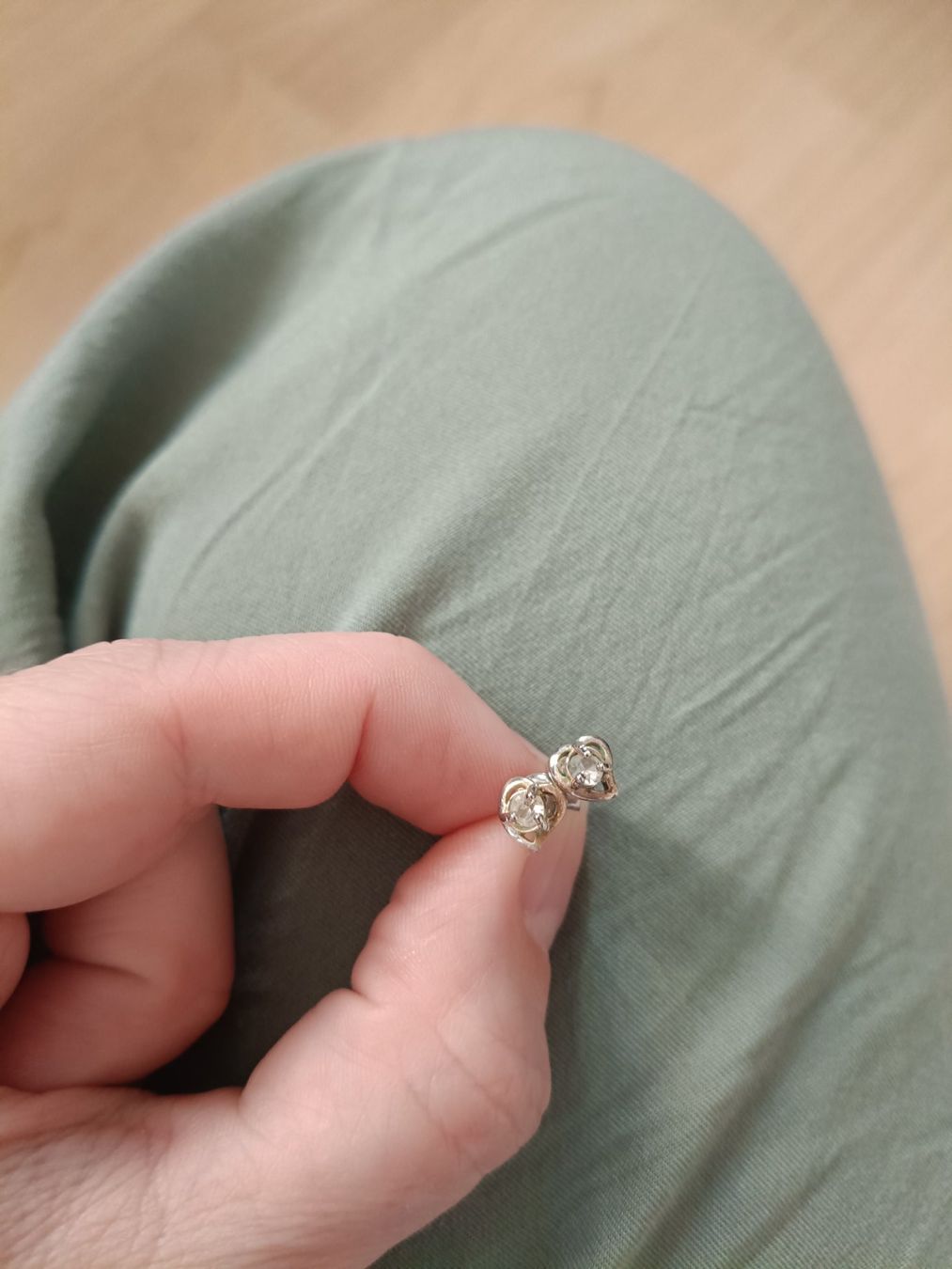 Ohrringe & -stecker: Silber-Ohrstecker mit Stein, Herzform – Gebraucht aus Adliswil von Vimovi 1