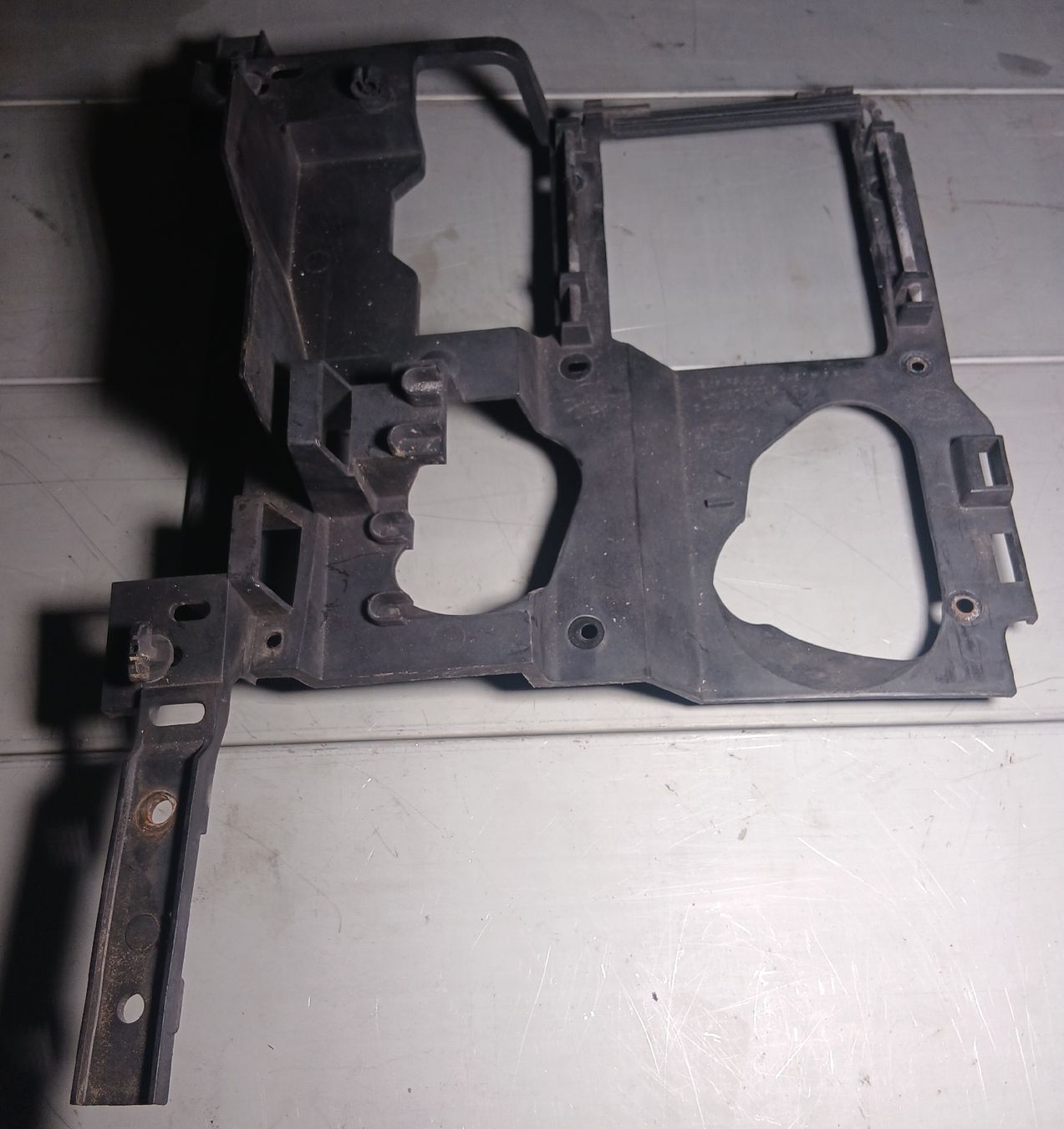 Chevrolet Alle Autoersatzteile: Supports de phare Chevrolet Tahoe 2000-2006 – Gebraucht aus la heutte von Auto-stock 1