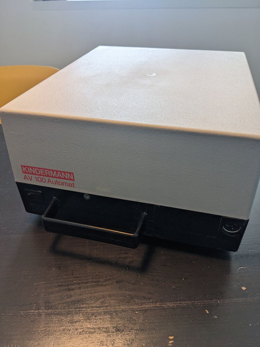Videoprojektoren: Kindermann AV 100 Automat - Dia-Projektor – Gebraucht aus Zürich von Girgl 2