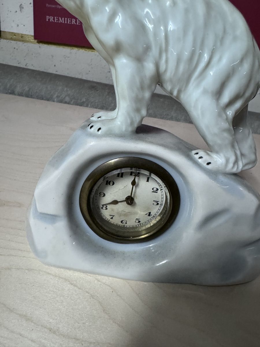 Statuette: Keramikfigur Eisbär mit Uhr antike Zustand – Usato da Winterthur venduto da Zahir02 1