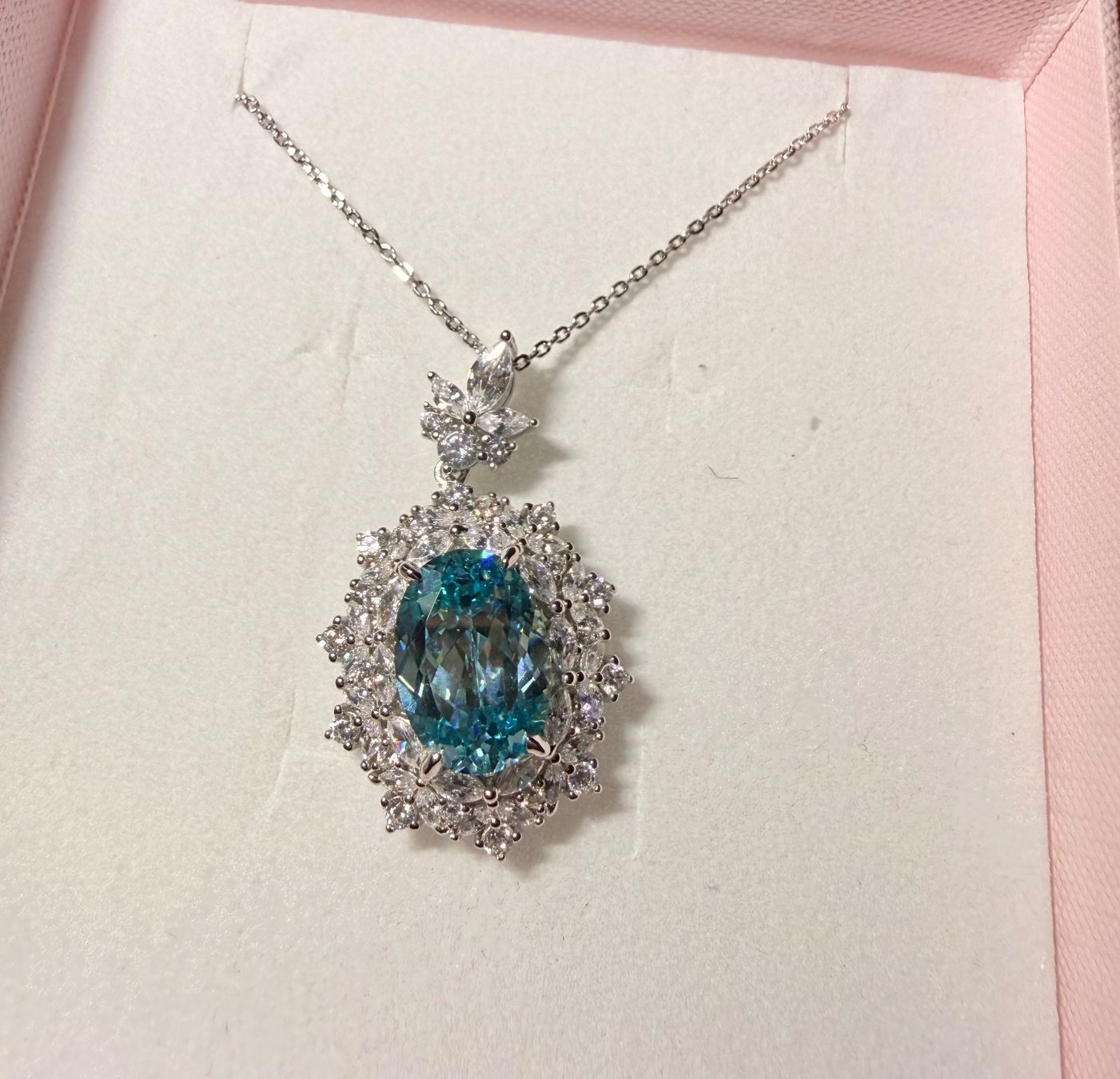 Catenine: Collier Tourmaline Paraiba Luxe – Nuovo e nell'imballaggio originale da St-Maurice venduto da Sandrinette123