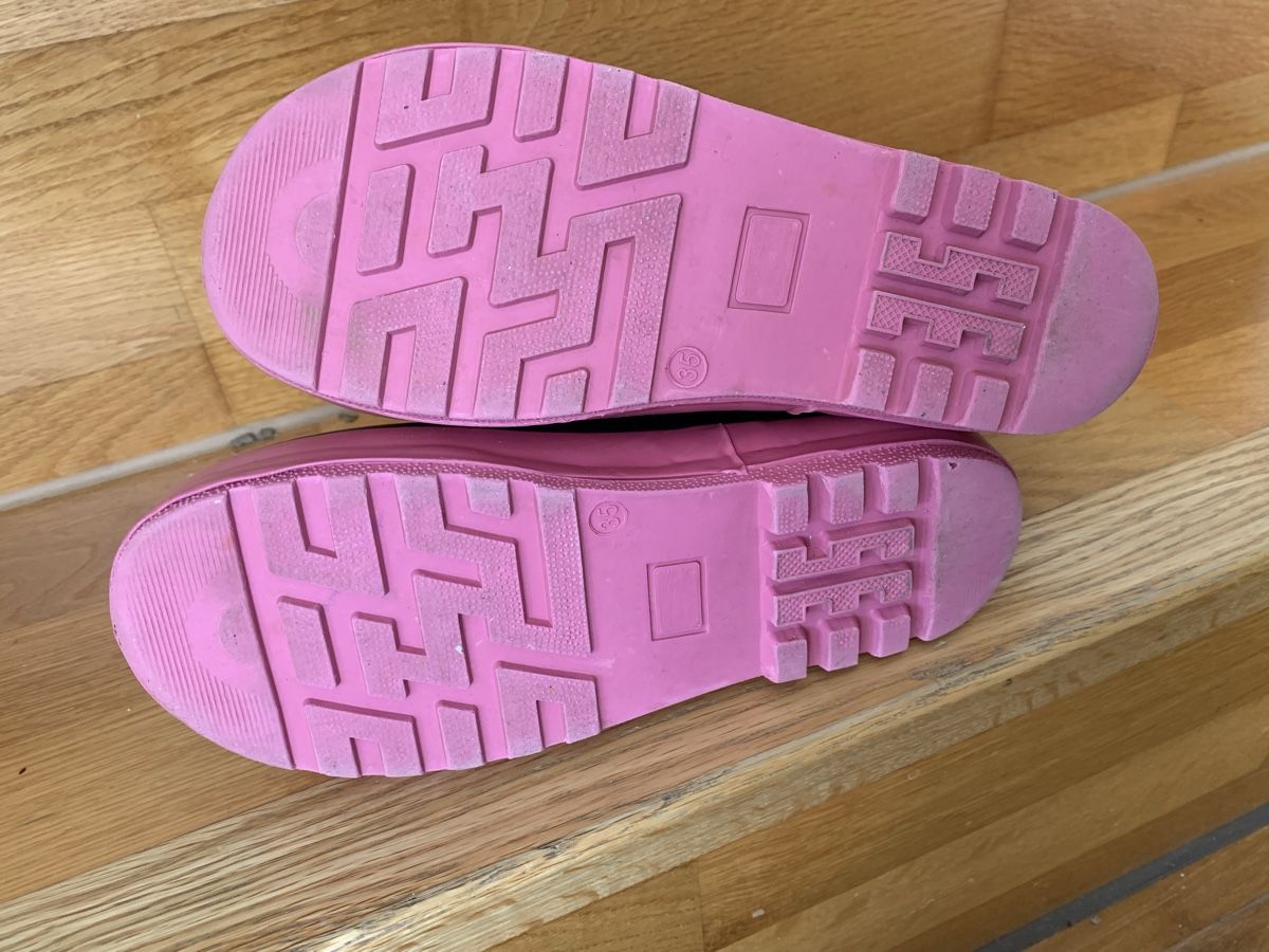 Scarpe per ragazze: Gummistiefel Mädchen Grösse 35-36 – Usato da Ostermundigen venduto da des_t9vv 2