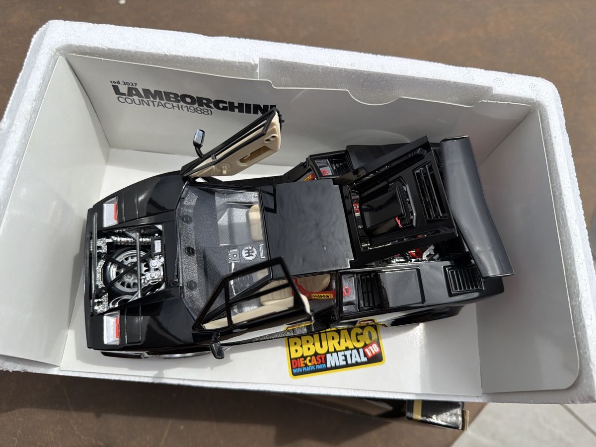 Bburago Voitures modèles: Lamborghini Countach schwarz - 1/18 - Bburago – Neuf avec emballage d'origine à Wolfwil par Rolex1 4