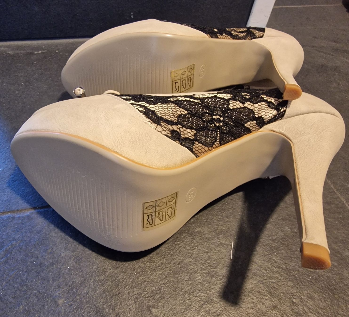Chaussures femmes: Schuhe High Heels – Neuf avec emballage d'origine à Schmitten FR par lue_9hhv 2