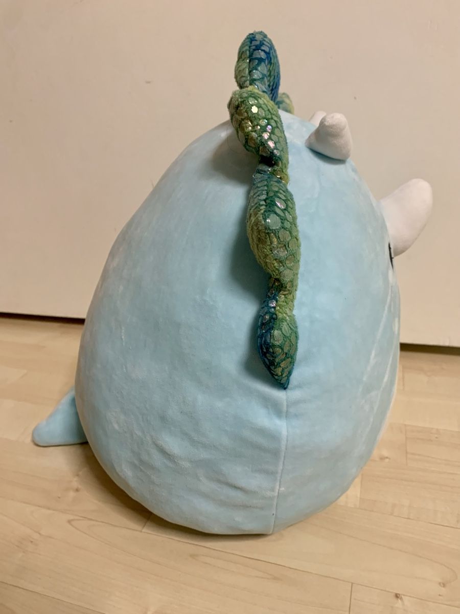 Squishmallows Giocattoli: SQUISHMALLOWS Dino / Triceratops hellblau ca. 35 cm – Usato da Winterthur venduto da amapola 3