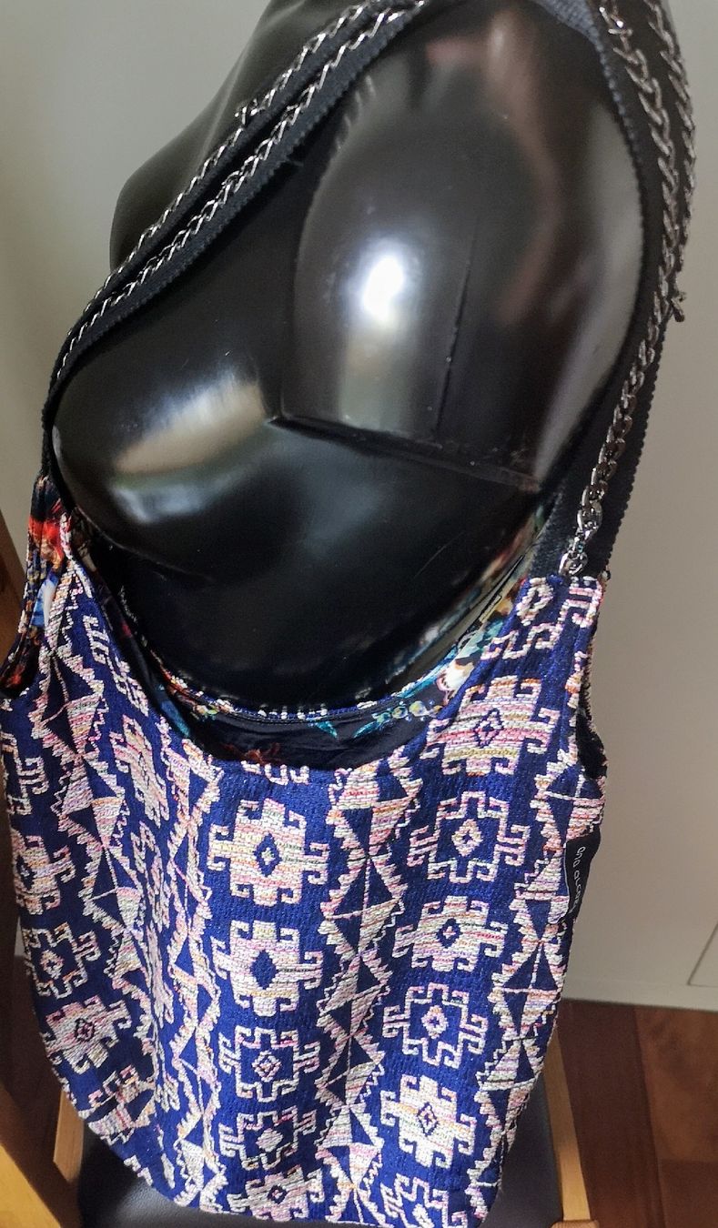 Taschen für Damen: coole Tasche NEU  – Neu und originalverpackt aus Widnau von Schurlibua 1
