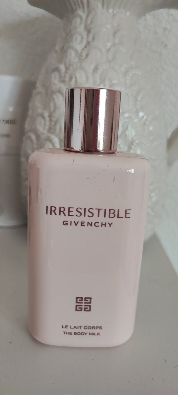 Givenchy Idratazione: Givenchy Irresistible Body lotion 200 ml – Usato da Rickenbach-Sulz venduto da Krisztike