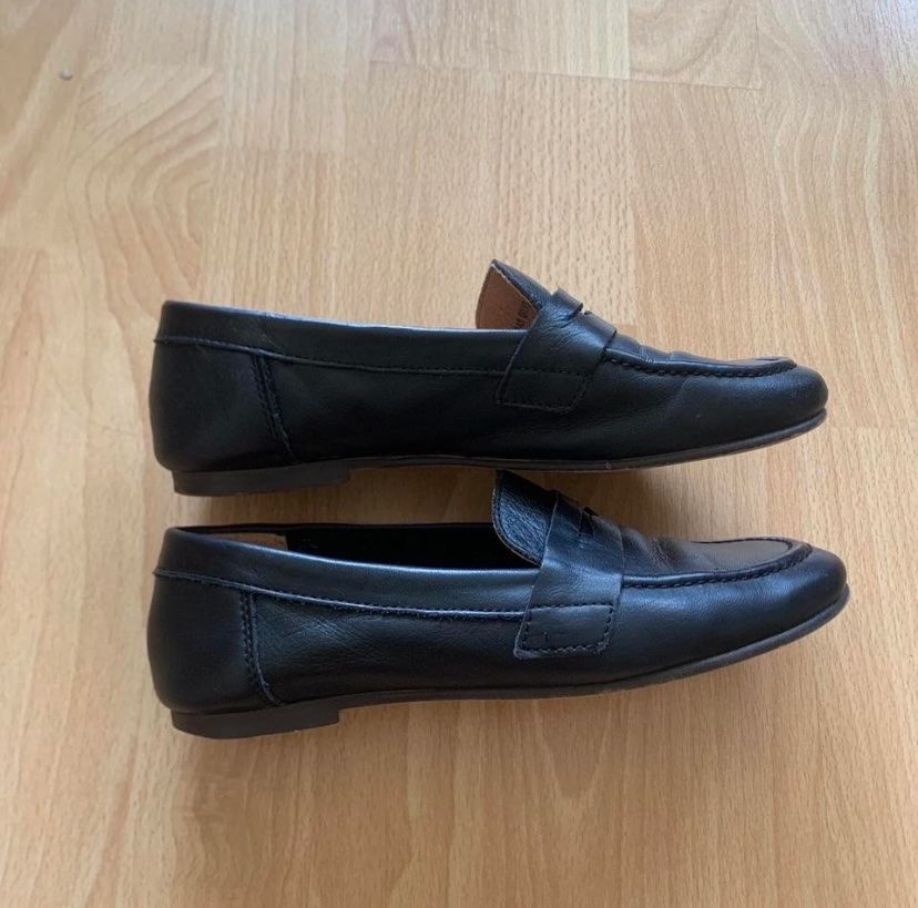 Scarpe da donna: Schwarze Loafers – Usato da Bern venduto da sel_v6l2 2