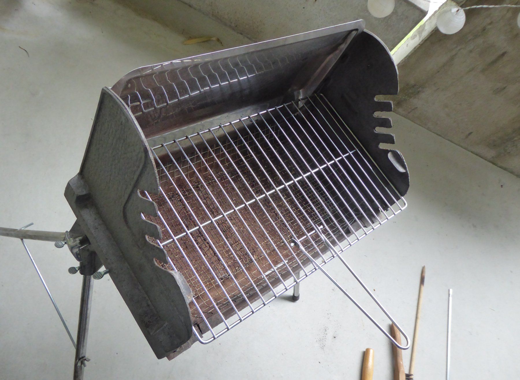 Griglie: Holzkohlengrill portabel und kompakt – Usato da Adliswil venduto da HeinzundDoris 1