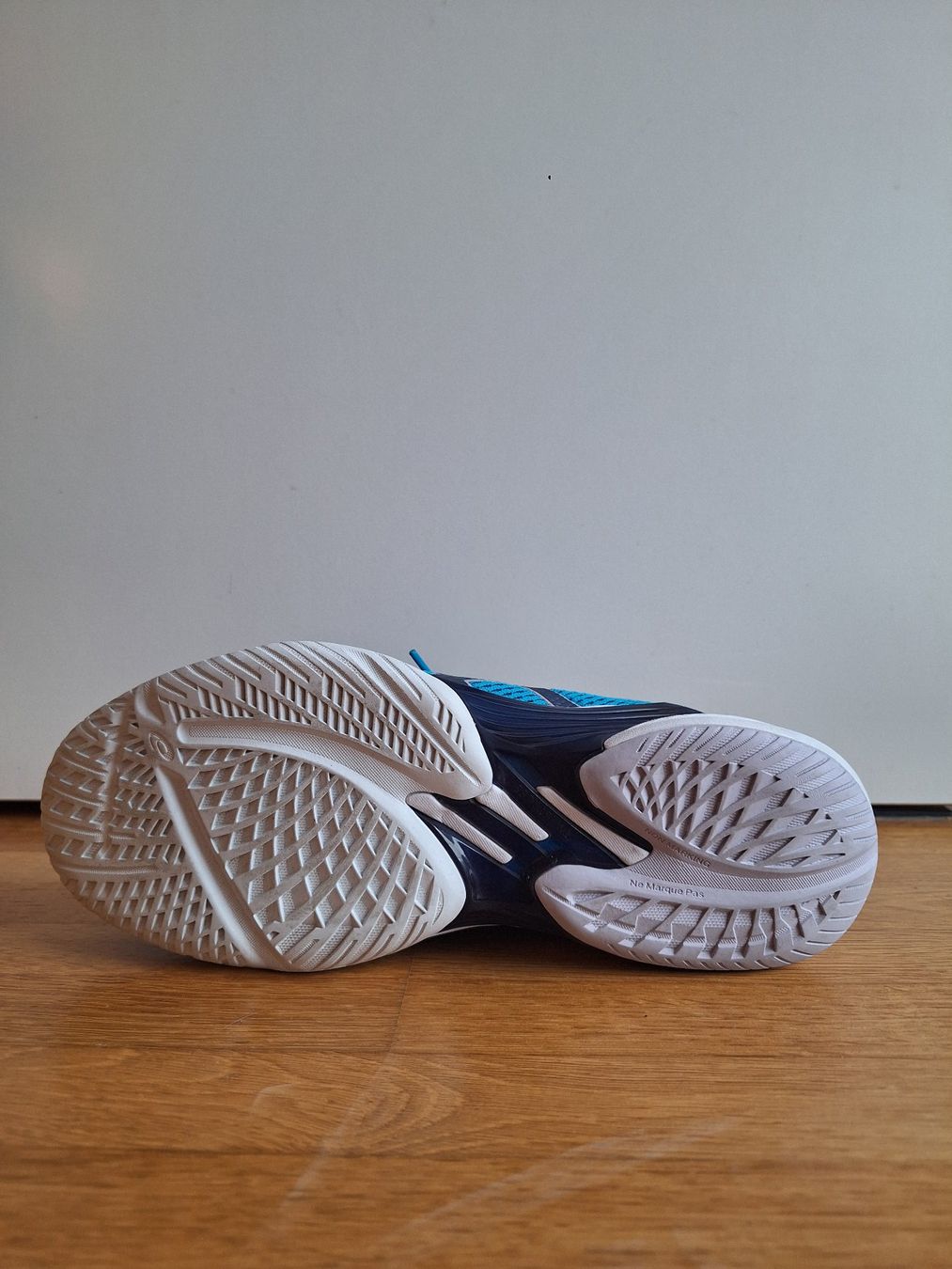 Asics Schuhe für Jungen: Hallenschuhe / Turnschuhe Asics 42 – Gebraucht aus Hünenberg See von geta77 4