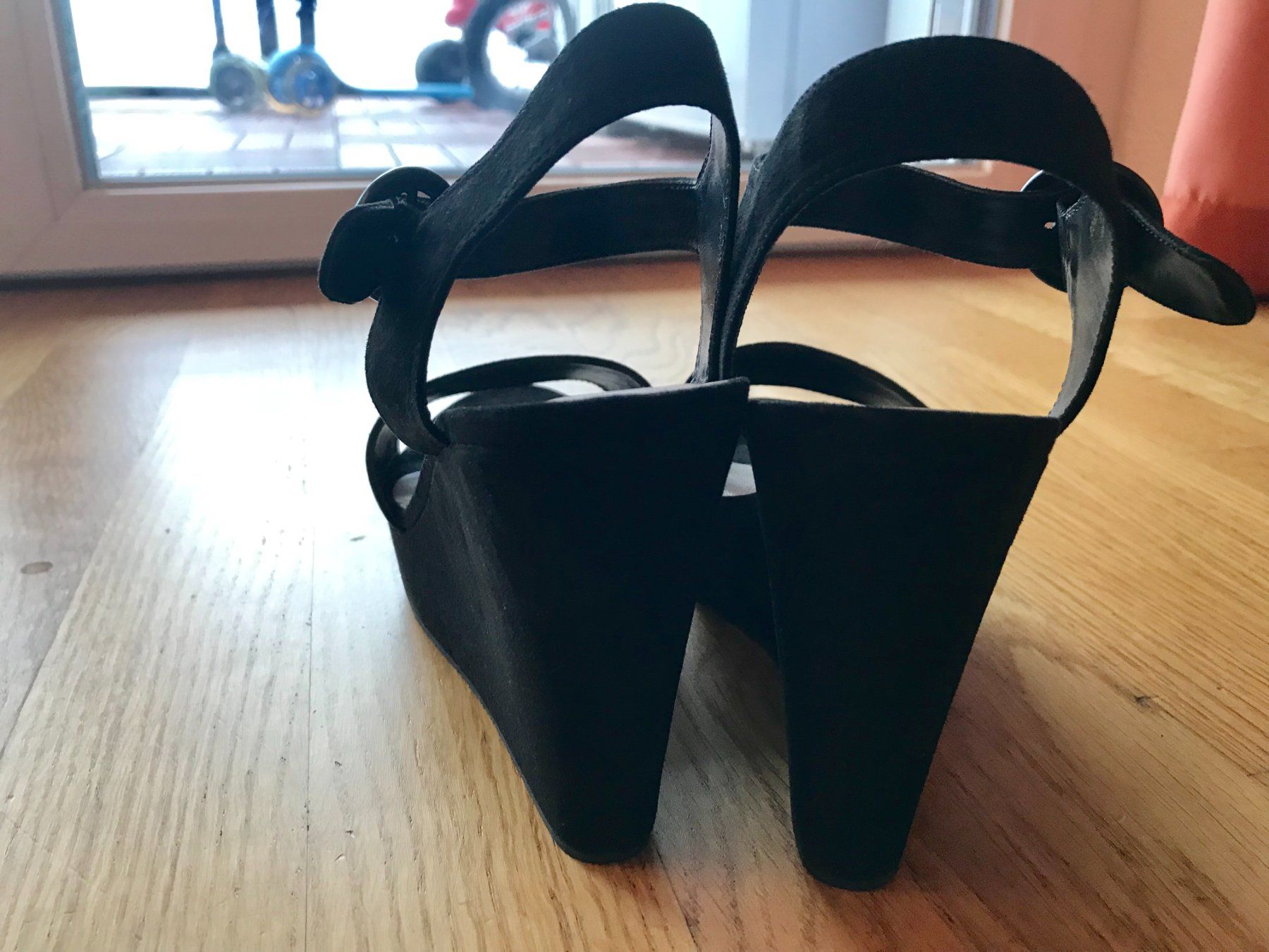 Scarpe da donna: Sandalen 37 Charles & Keith – Usato da Dübendorf venduto da Levintreyer 1