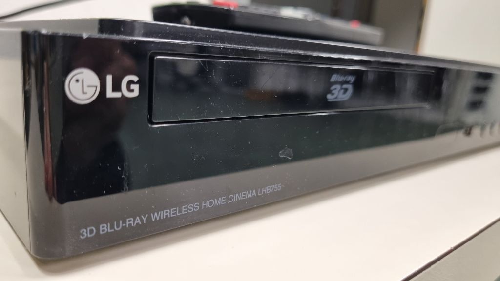 LG Home Cinema: BlueRay Player mit 5.1 Anlage LG – Usato da Steffisburg venduto da Beatenberg14 2