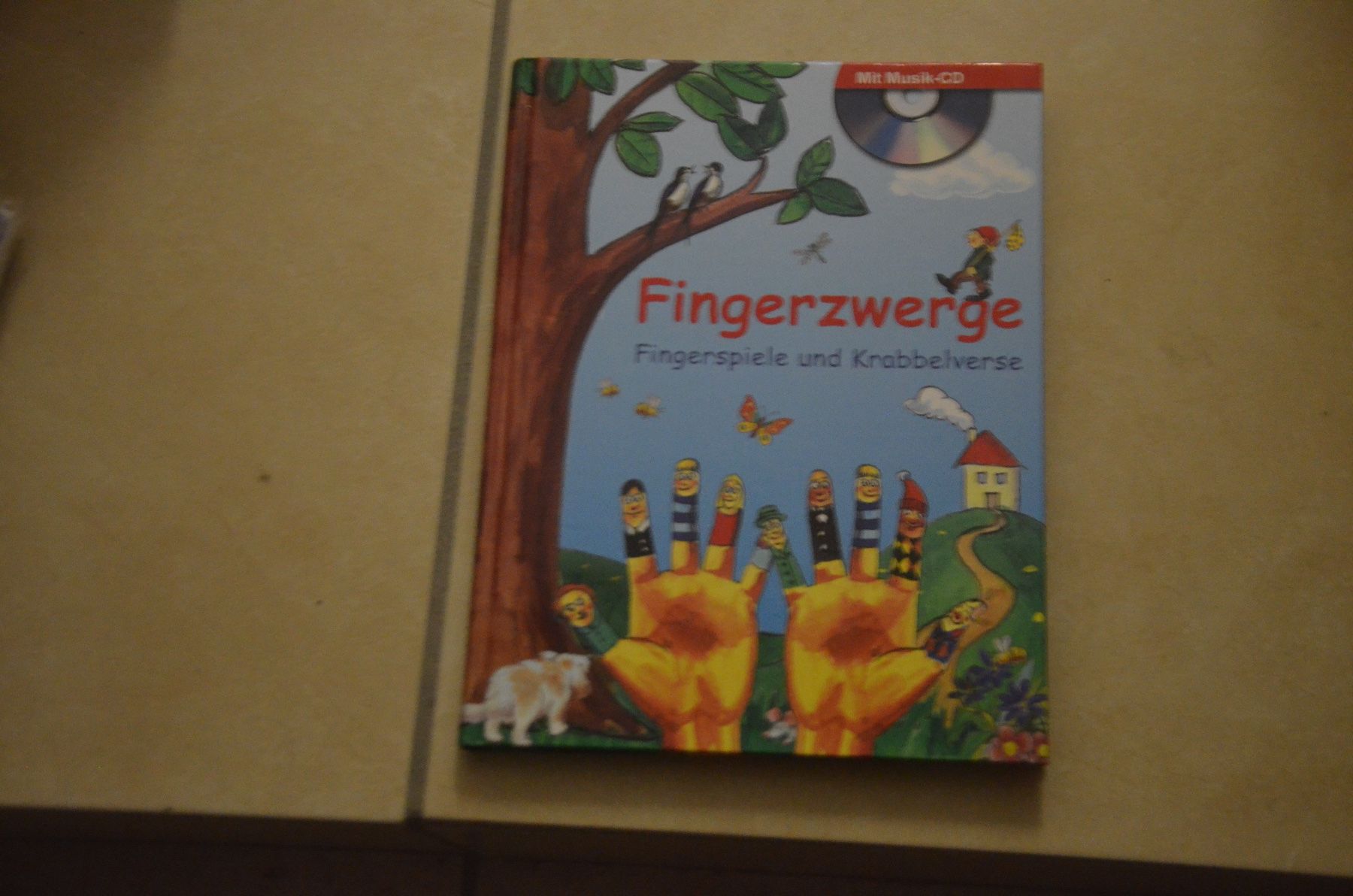 Libri: KINDERBUCH MIT CD – Usato da Chiasso venduto da Dolly015