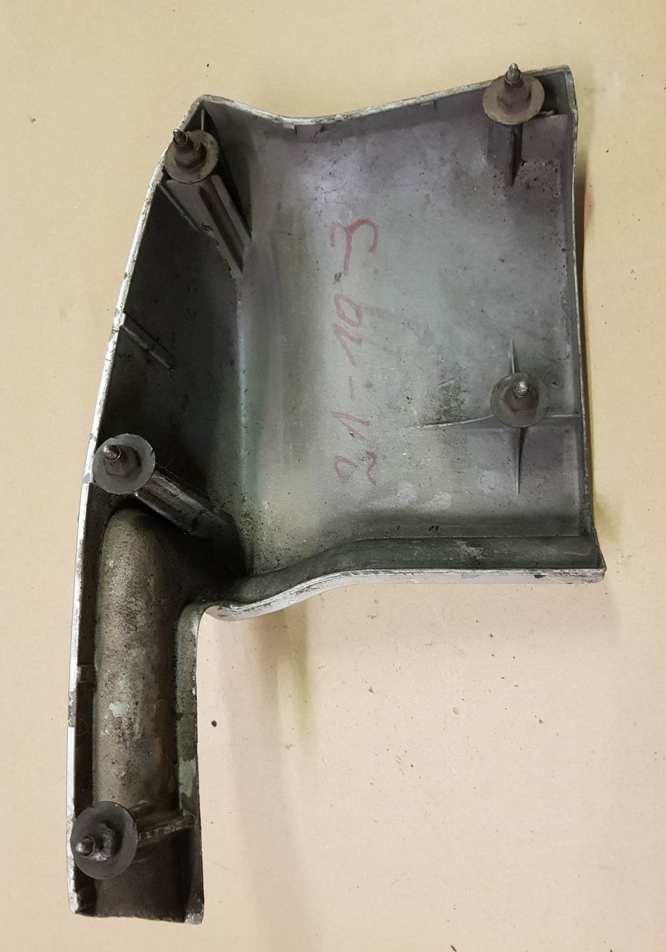 Dodge Tutti pezzi di ricambio auto: Dodge Dart Guss-Ecken hinten – Usato da Niedergösgen venduto da usc_8qc6 5