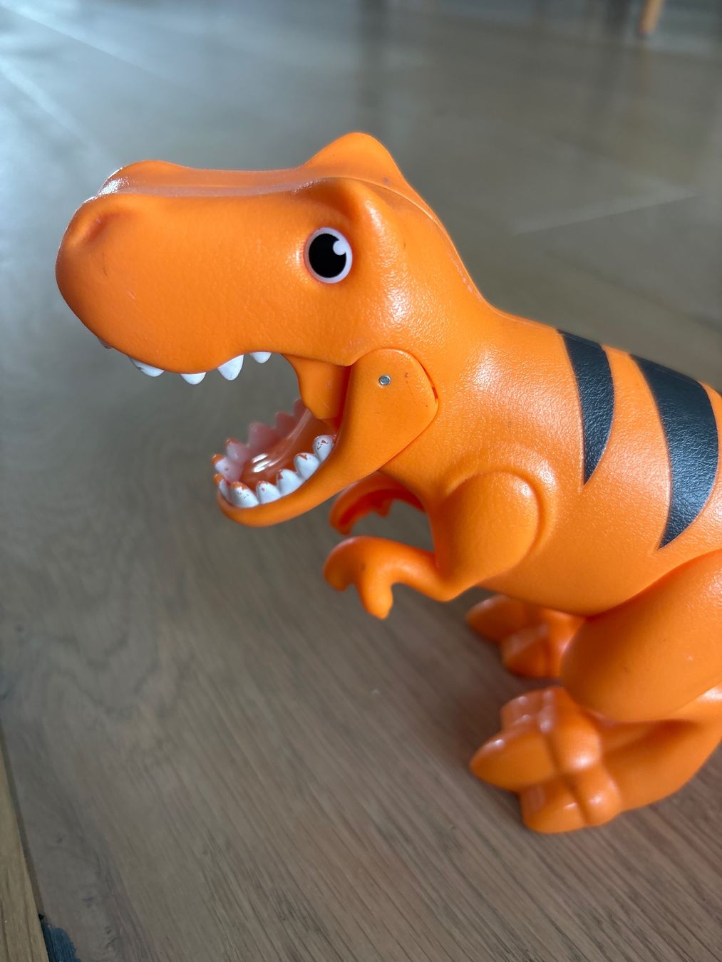 Spielzeuge: Dinosaurier T-Rex – Gebraucht aus Volketswil von PHTLS 1