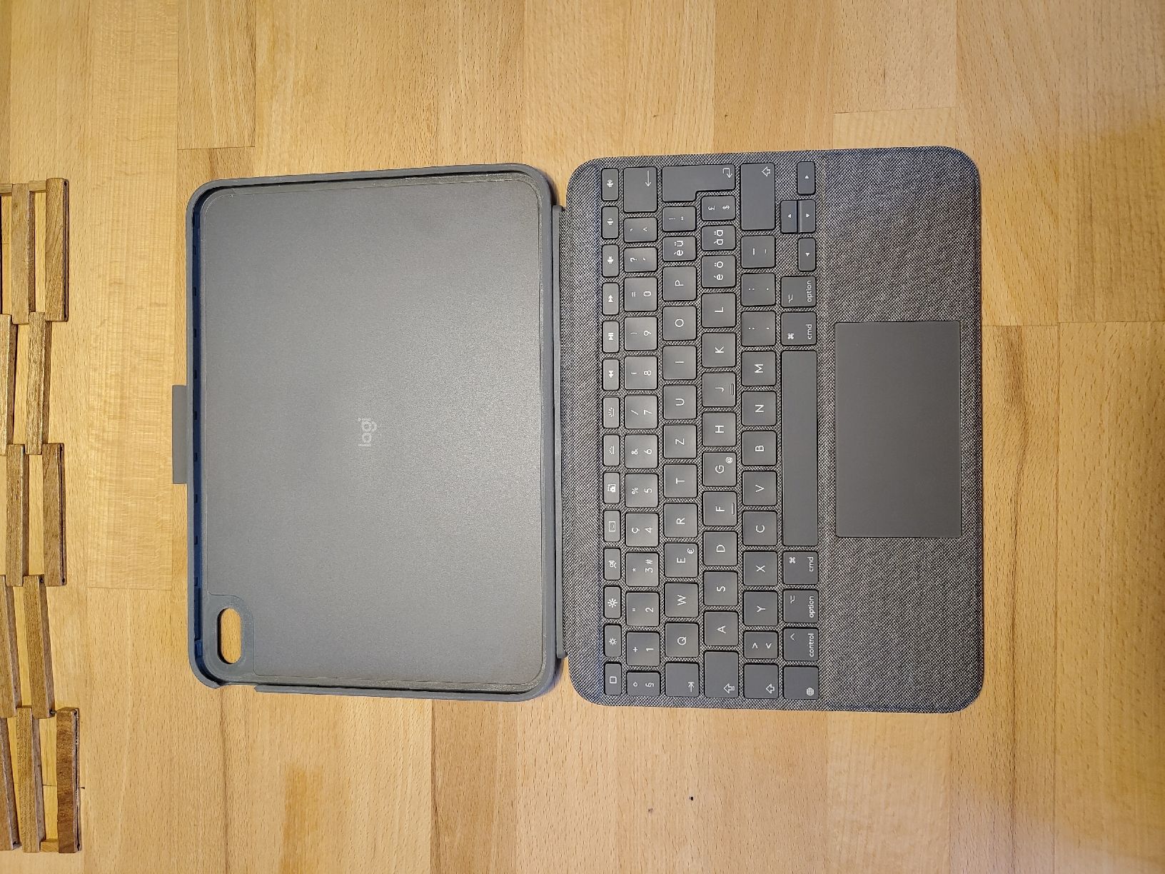 Logitech Tastiere: Logitech iPad 10 Hülle Tastatur Combo Touch – Usato da Basel venduto da pau_t7z2 3