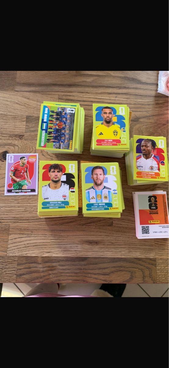 Panini Sammelbilder & Trading cards: Tauschen für extra stcker – Neu und originalverpackt aus Moosseedorf von gunman82 1