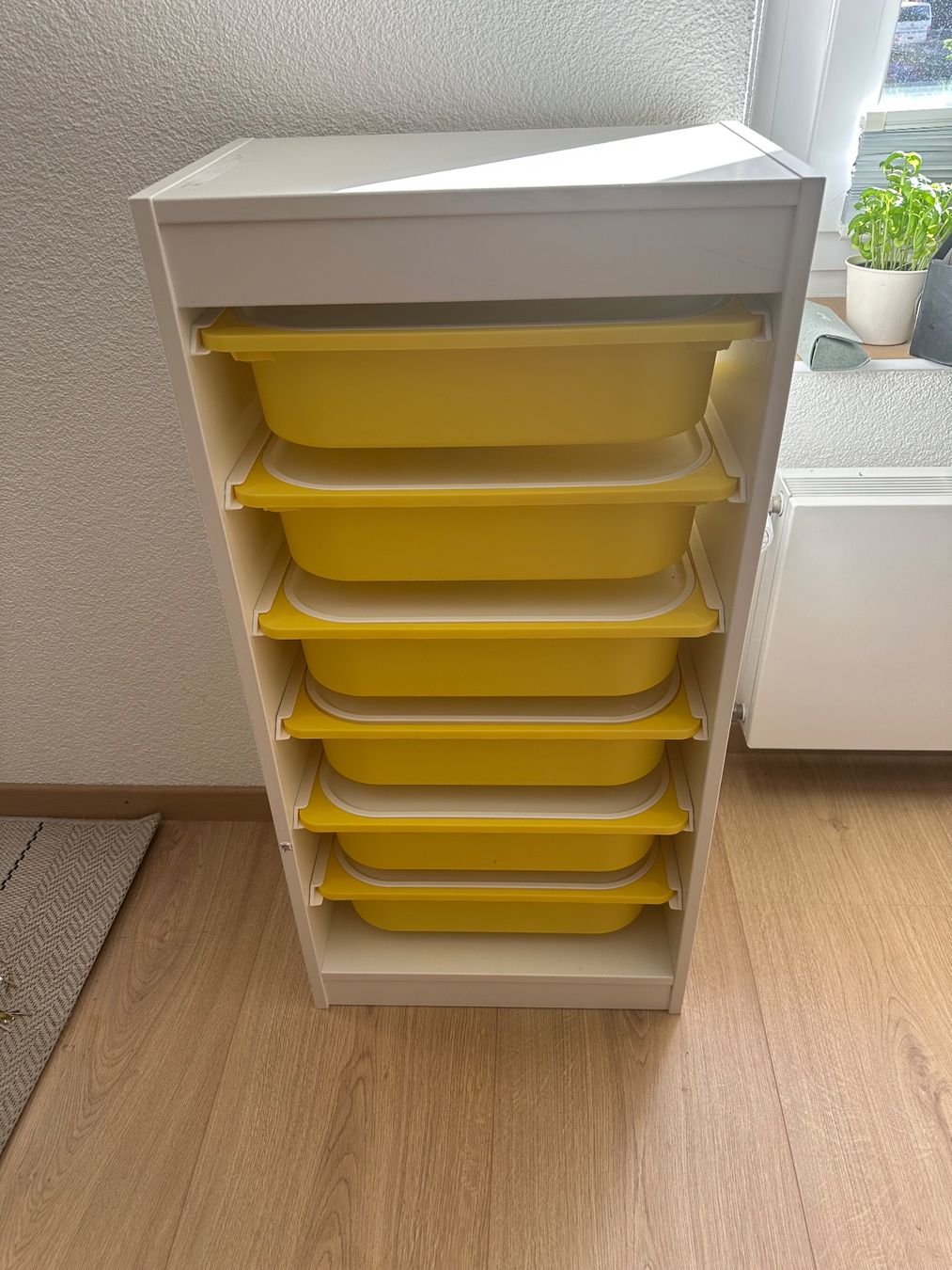 Ikea Scaffali: Trofast weiss mit 6 gelben Einsätzen gebraucht – Usato da Ennenda venduto da Axmx 1