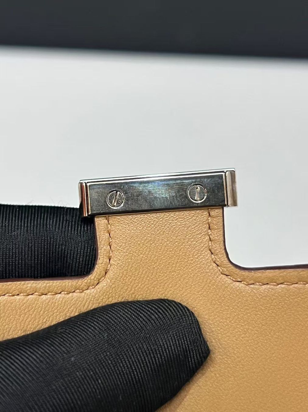 Hermès Borse da donna: Hermès Constance Slim – Nuovo (secondo la descrizione) da Neuchatel venduto da ros_kkw2 8