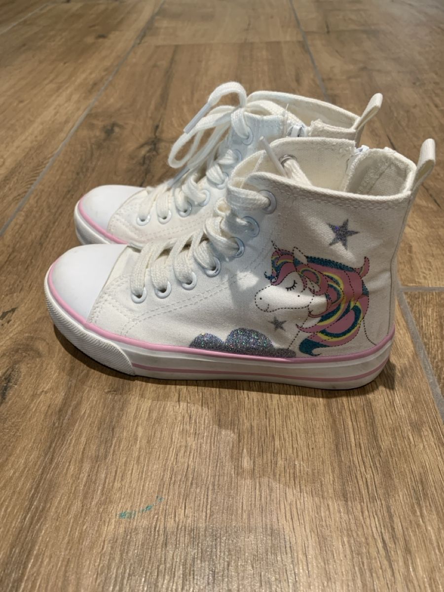 Scarpe per ragazze: Converse Turnschuhe weiss mit Einhorn, Gr. 30 – Usato da Seengen venduto da FDN8510