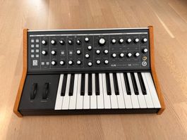 Neuwertiger Moog Sub 25 Synth zum Verkauf inkl. Decksaver