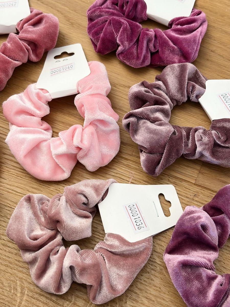 Accessori per capelli: 7 Stk. Samt-Scrunchies, Haargummis, Neu! – Nuovo e nell'imballaggio originale da Hinwil venduto da crn139 1