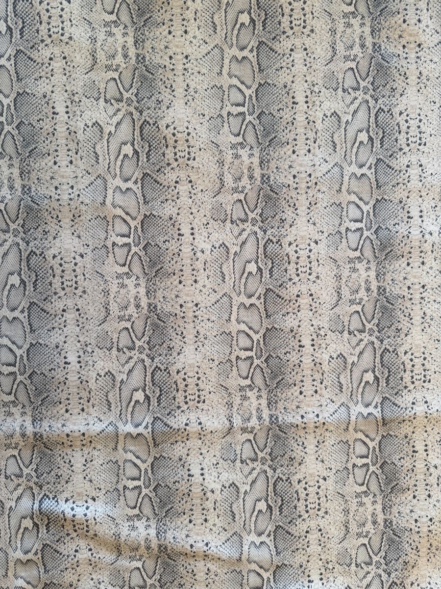 Tissus: Neu Stoff Schlangenmuster beige grau Denim  – Neuf avec emballage d'origine à Zürich par sha_vw65 2