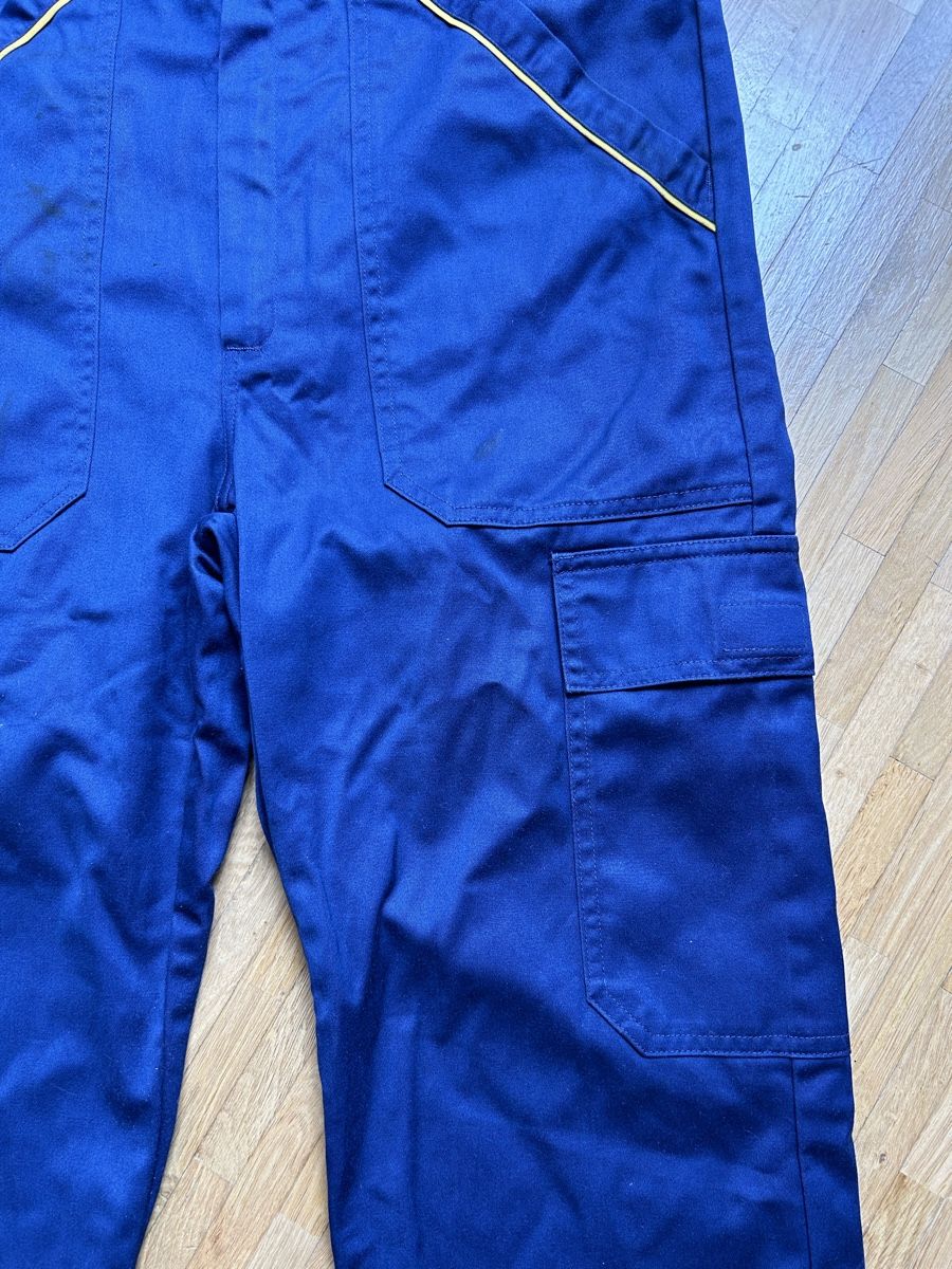 Pantaloni: Arbeitshose Latzhose – Usato da Winterthur venduto da turmalina15 5