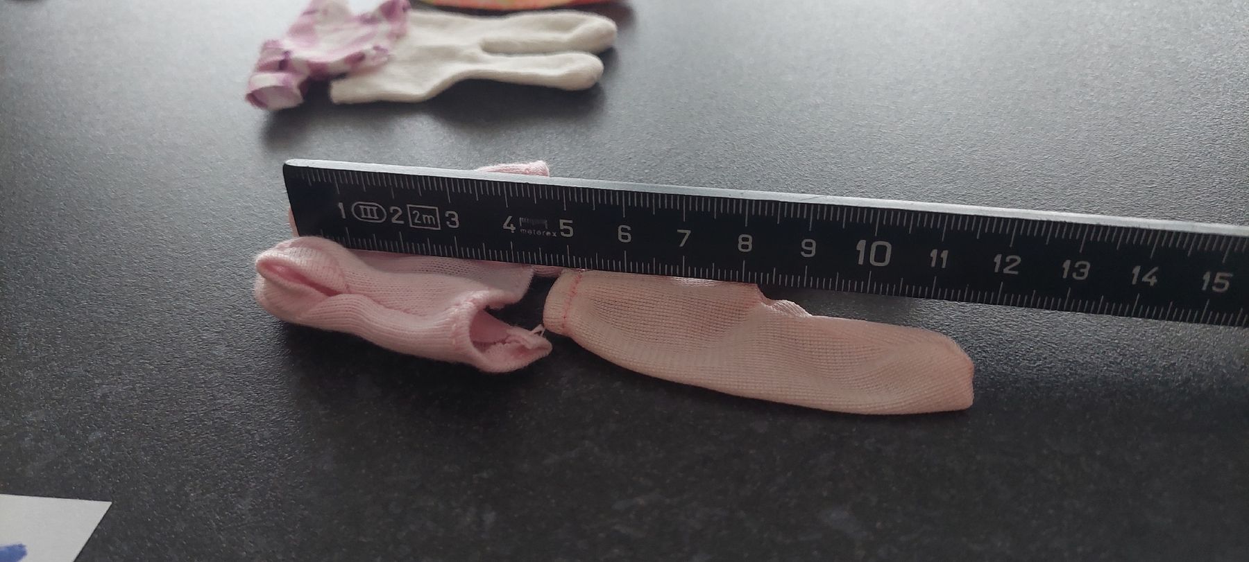 Bambole: Miniaturen Puppenkleidli  – Usato da Muri AG venduto da nindo1 5