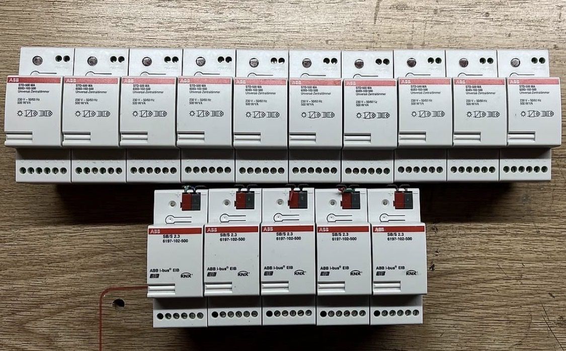 ABB Konverter: KNX Konverter ABB i- Bus EIB – Gebraucht aus Biel/Bienne von Ebabil