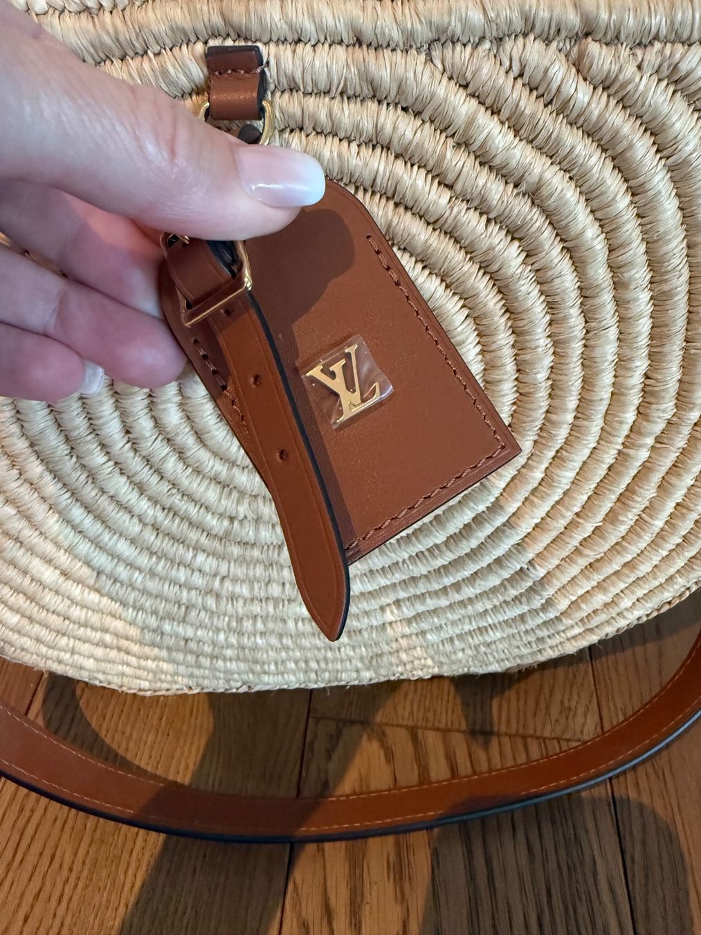 Louis Vuitton Sacs femmes: Orig.  Louis Vuitton Around me Bag Fullset – D'occasion à Wallisellen par Aboutfashion 1