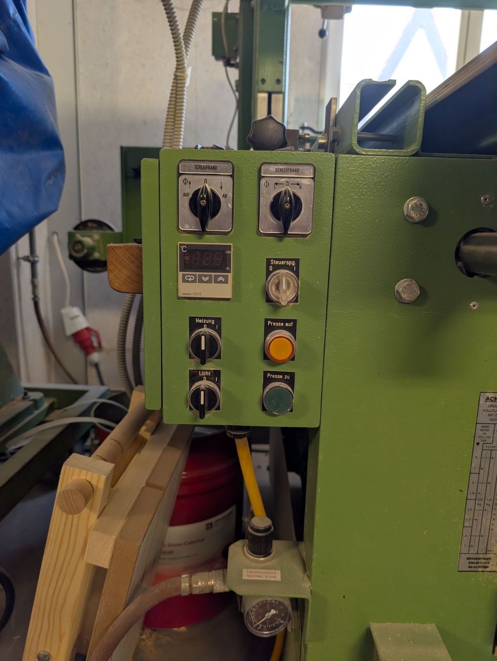 Tutte le macchine: Furnierpressen-Kombimaschine – Usato da Aathal-Seegräben venduto da maboe01 4