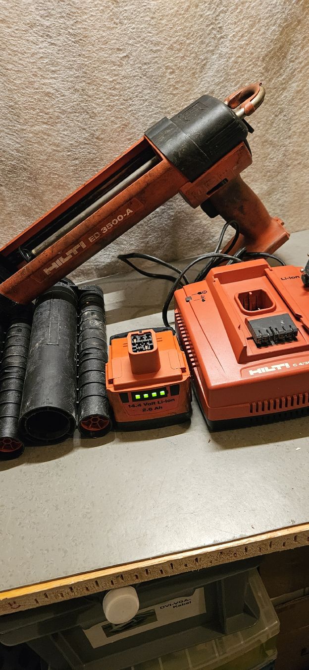 Hilti Tutti gli attrezzi: Hilti Akku  Press Pistole – Usato da Baar venduto da Vel...Baar45 1