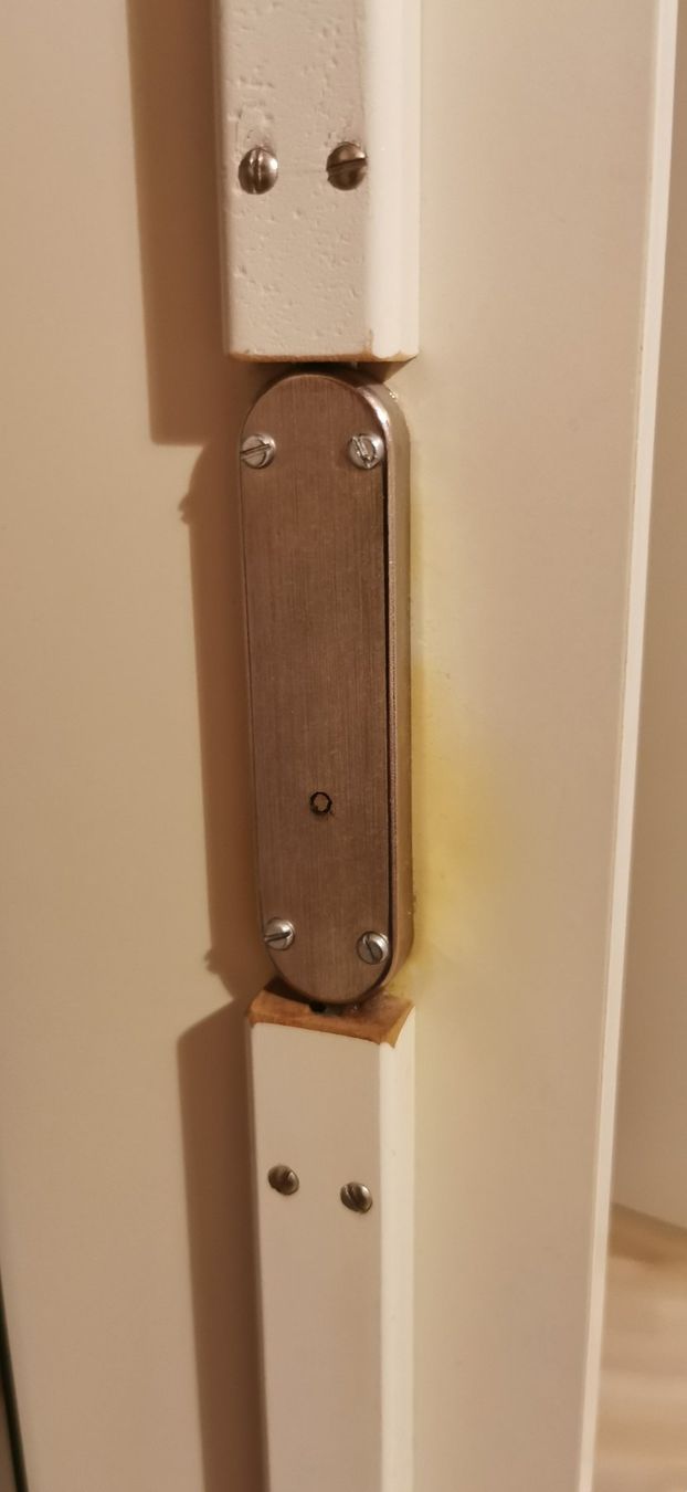 Armadi: Vintage Kleiderschrank – Difettoso da Oberwangen b. Bern venduto da Vittorio0 4