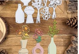 Neues Stanzschablonen-Set Blumen und Vasen