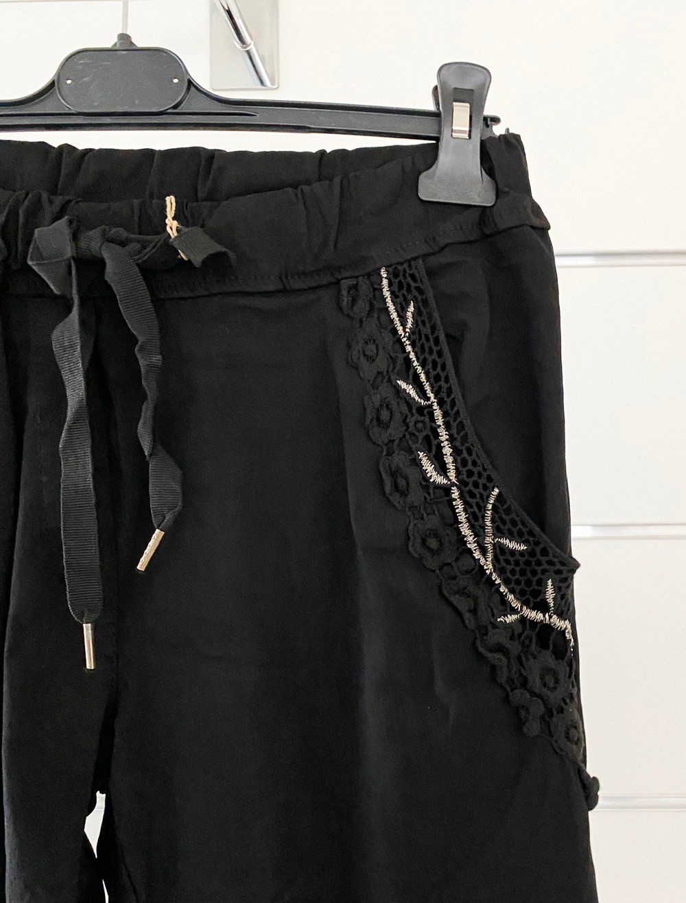 Pantaloni: Hose Spitzenborte - Grösse ca. 34/36/38 - NEU – Nuovo e nell'imballaggio originale da Eschenbach SG venduto da Peachick 1