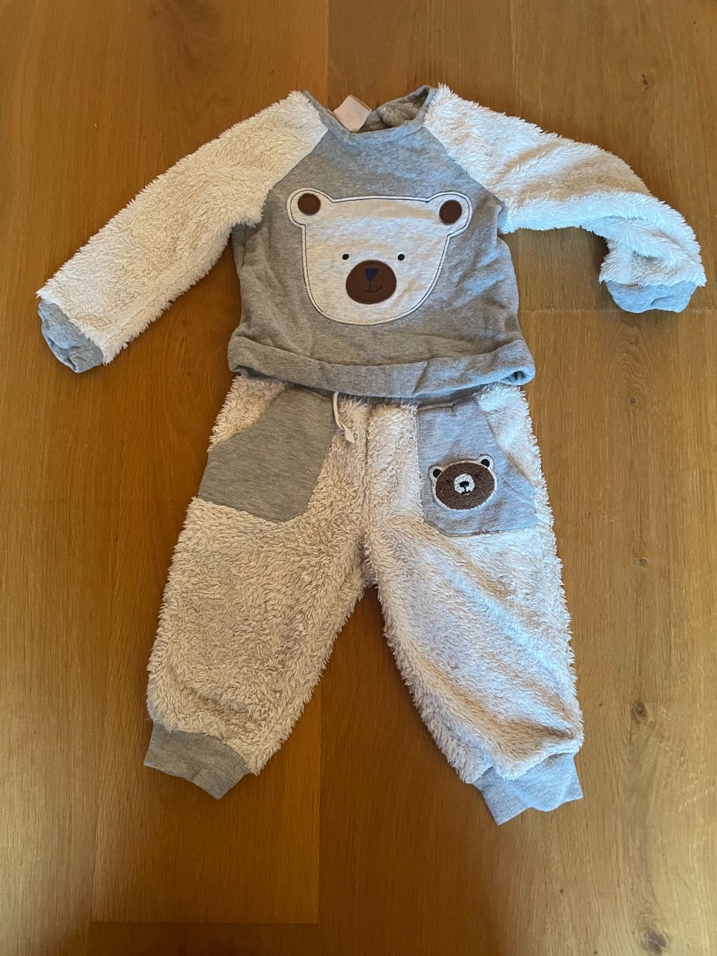 Lotti & Set di vestiti: Kleiderpaket Jungen Grösse 80 – Usato da Teufenthal AG venduto da sleeepless1987 3