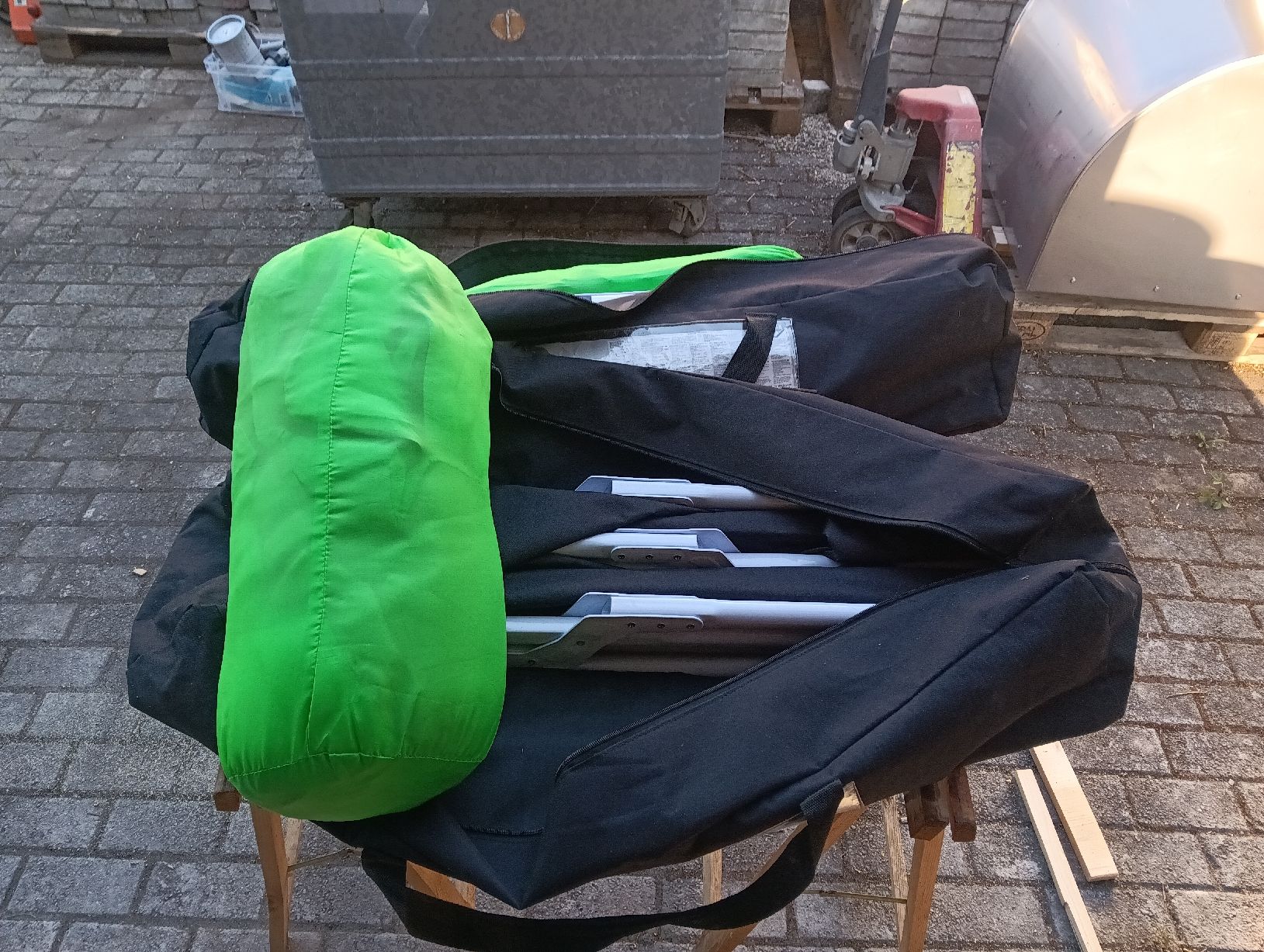Lits: Lit de camping – D'occasion à Tavannes par ise_2jz 2