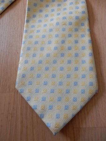 schöne Krawatte B2B Uomo Collezione zartgelb mit blau