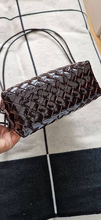 Borse da donna: Bottega Veneta Loop Small | Lackleder | Bordeauxp – Usato da Wettingen venduto da Lamadeux 2