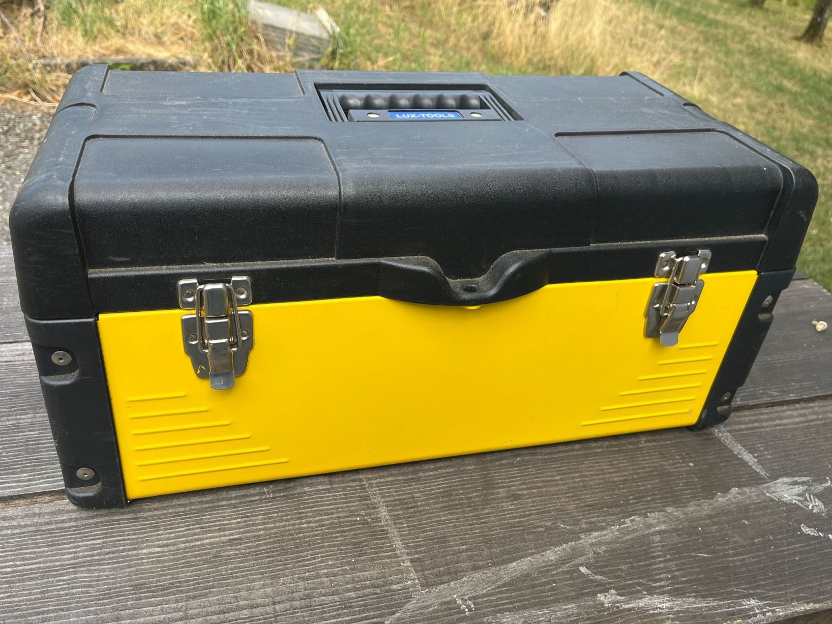 Tous les outils: Werkzeugkiste – D'occasion à Rickenbach SO par Depaedu