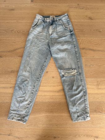 Hellblaue Balloon-Jeans Grösse 34