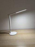 Schreibtischlampe LED weiss dimm- und verstellbar neuwertig