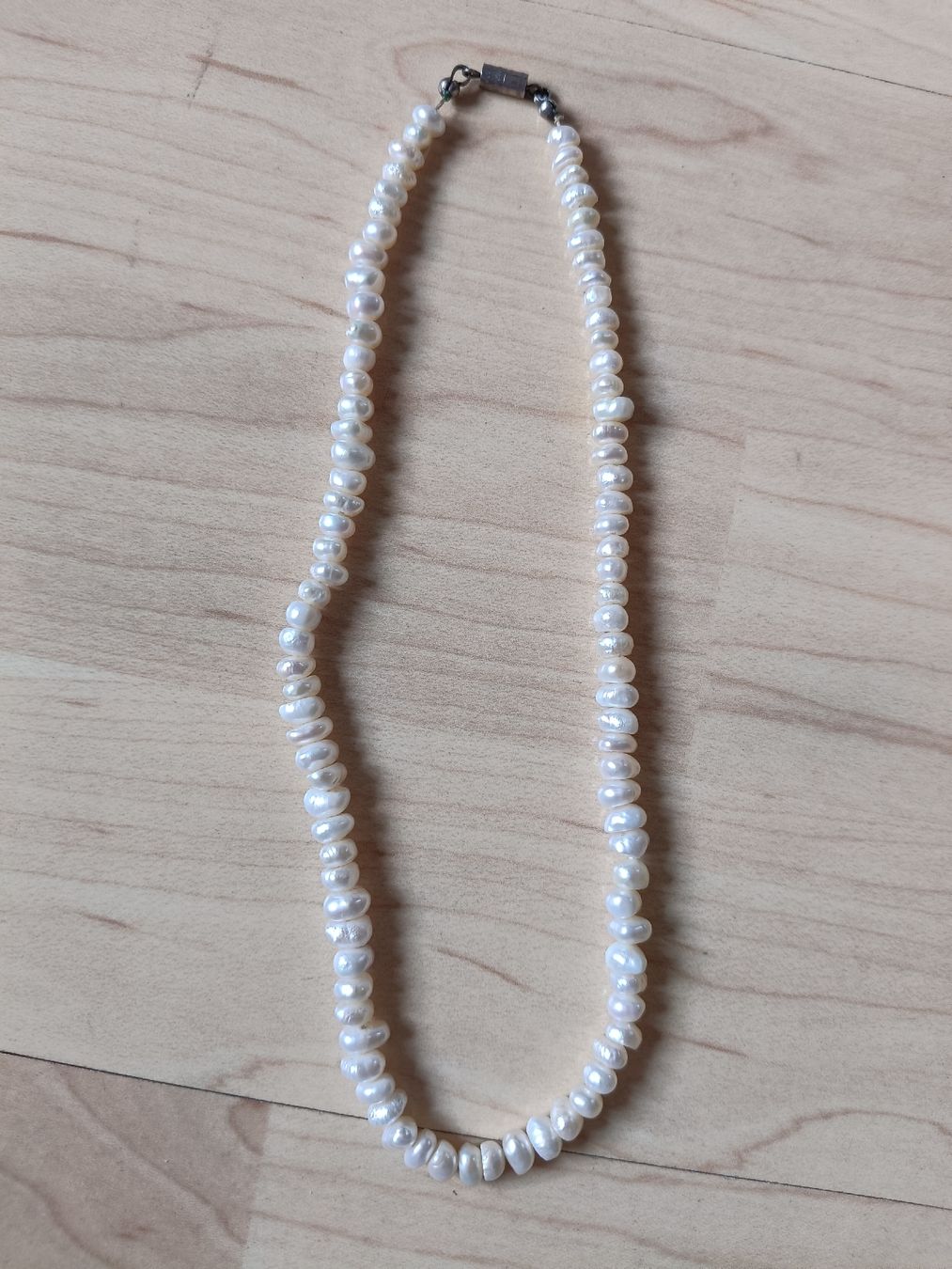Catenine: Wunderschöne Perlenkette mit Schraubverschluss 🤍 – Usato da Adliswil venduto da Vimovi 1