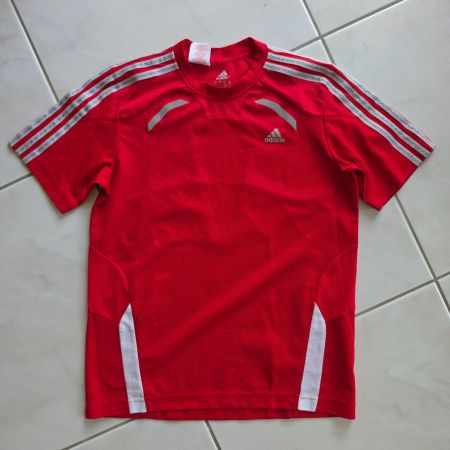 Lässiges rotes Adidas Sport Shirt ca Gr. 158-164