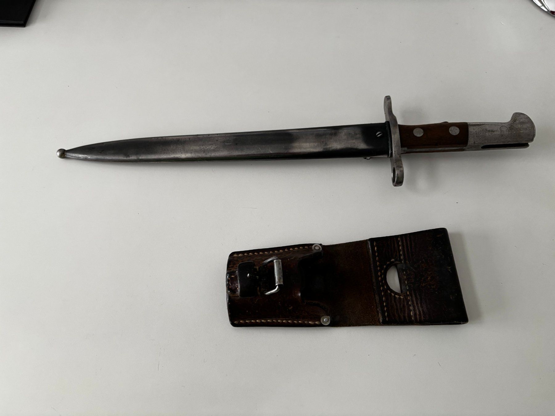 Schweizer Armee Armi bianche: Militär-Säbel mit Halter – Usato da Schaffhausen venduto da Hampelliese
