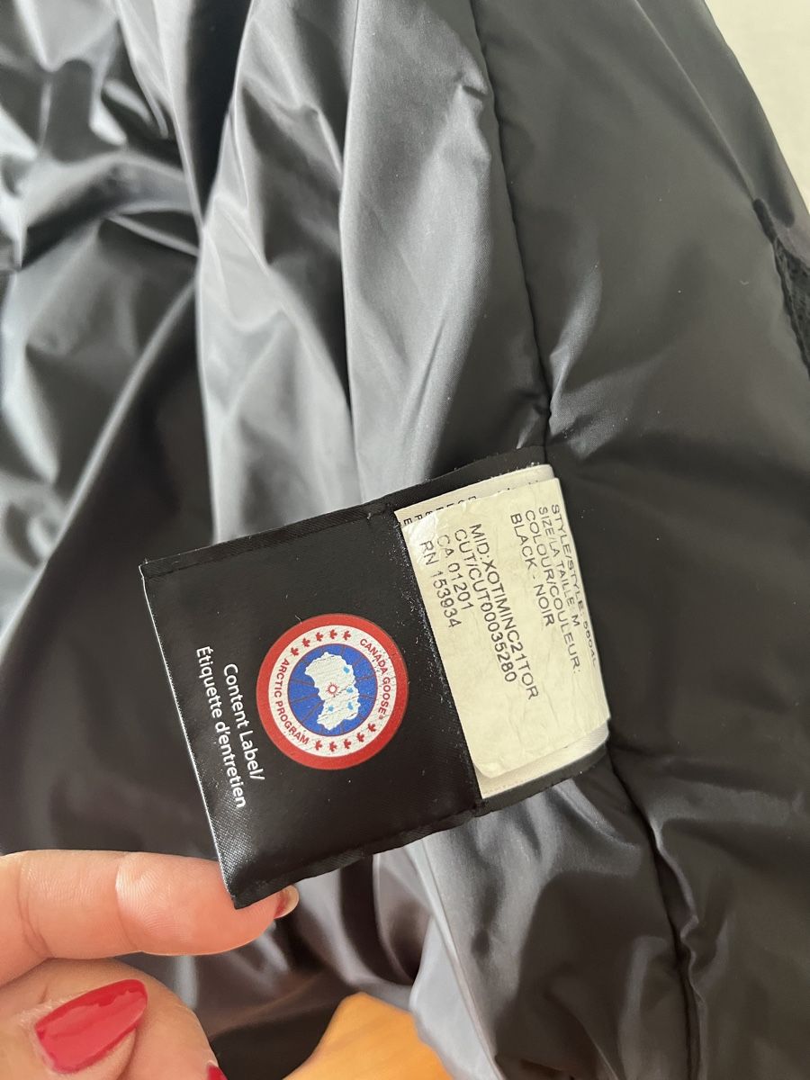 Canada Goose Giacche: Canada Goose Jacket - Black - Size M - Great Winter Coat! – Usato da Mies venduto da nic_yk5d 9