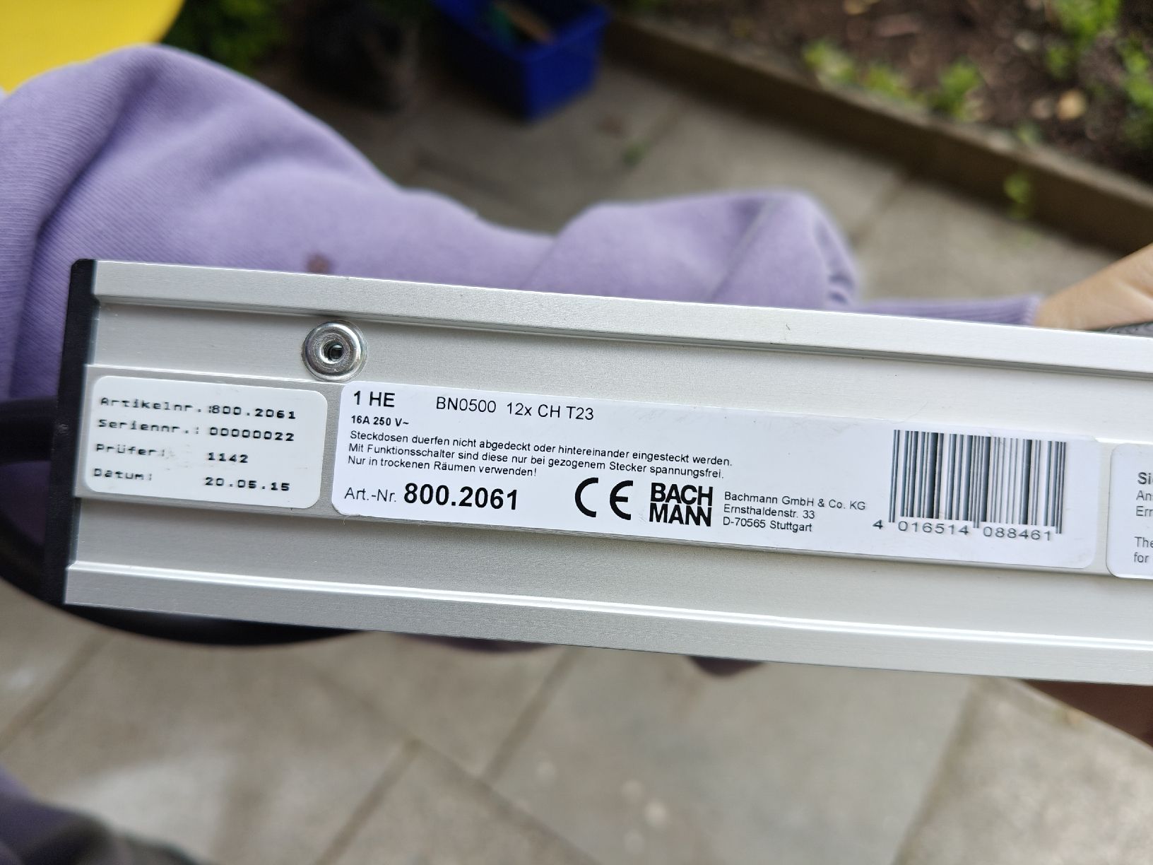 Spine: Bachmann 12-Outlet Power Strip – Nuovo (secondo la descrizione) da Zürich venduto da gri_krn7 2