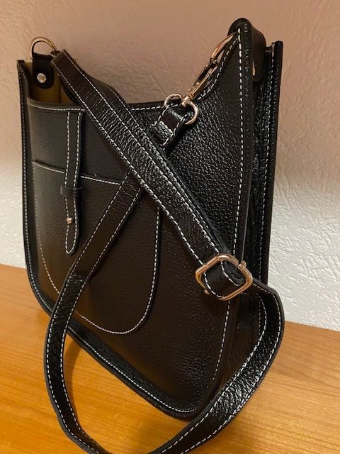 Sacs femmes: Sac cuir véritable – D'occasion à PULLY par bacara 1