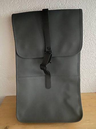 RAINS Rucksack Dunkelgrau/Slate  wie neu, nur 1x getragen
